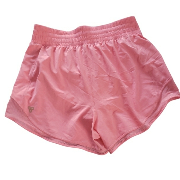 Aritzia Golden Move Tech Legacy High Rise Shorts- 8 - Picture 2 of 4